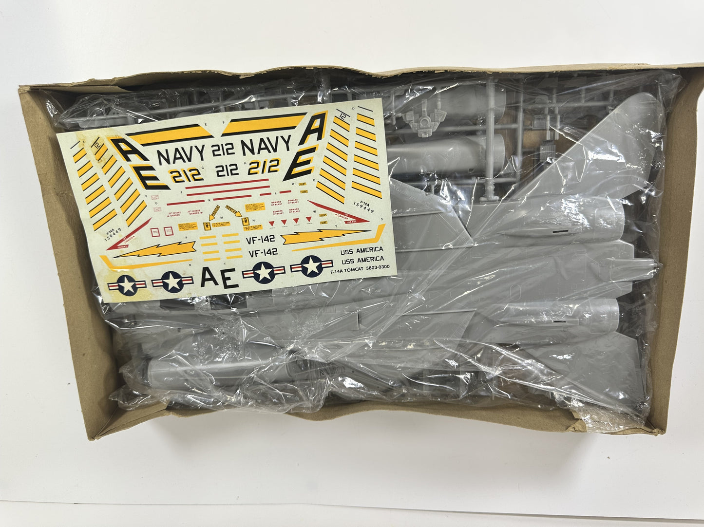 Monogram 5803 F-14A Tomcat, 1:48 Scale