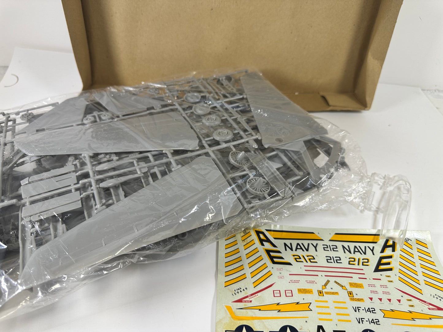 Monogram 5803 F-14A Tomcat, 1:48 Scale