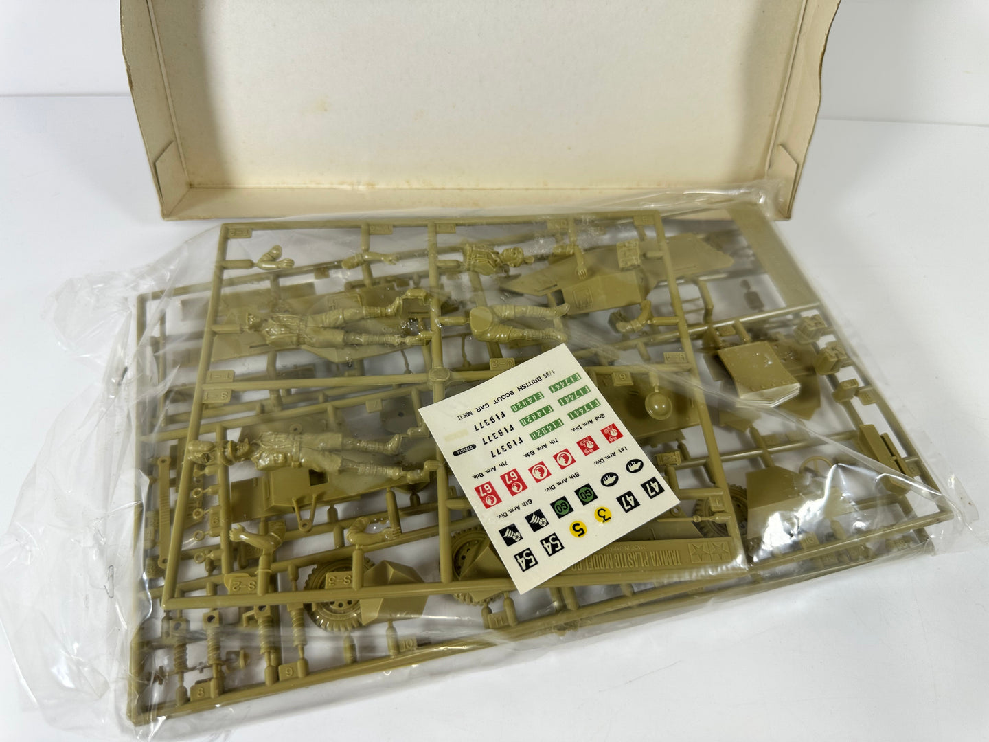 Tamiya MM118 Scout Car Daimler MkII, 1:35 Scale