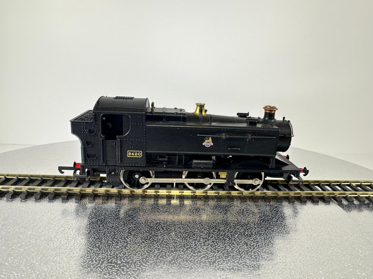 SHL2029 - Lima Tank Engine, DCC Fitted (Steam) (OO)