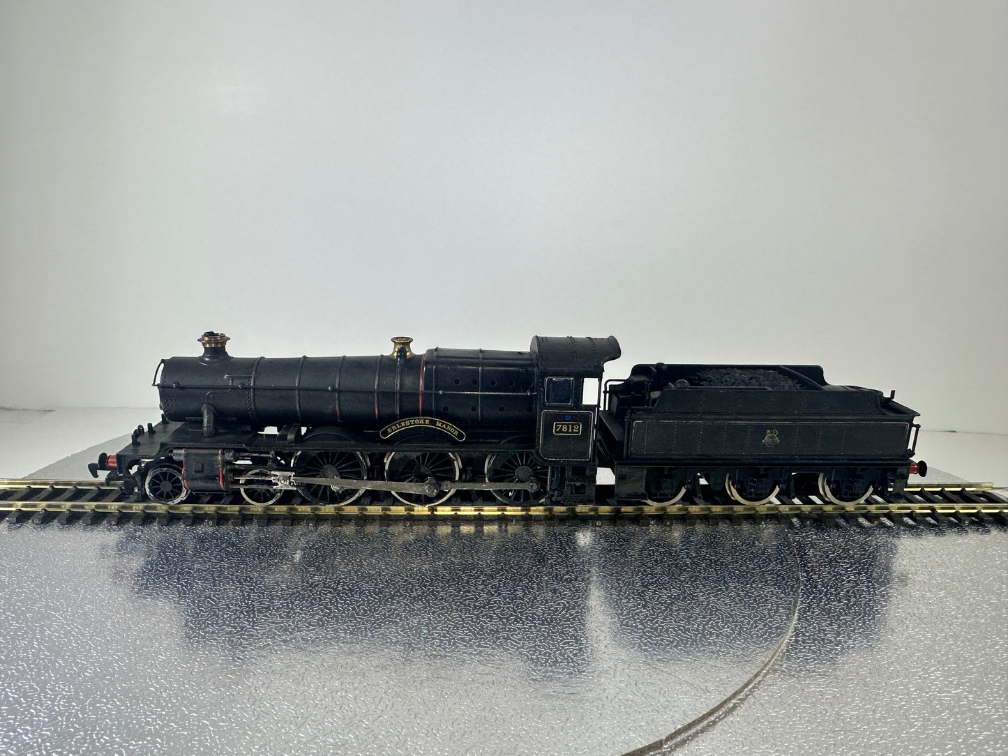 SHL2037 - Mainline - 0-6-0 Manor, DCC Fitted (Steam) (OO)