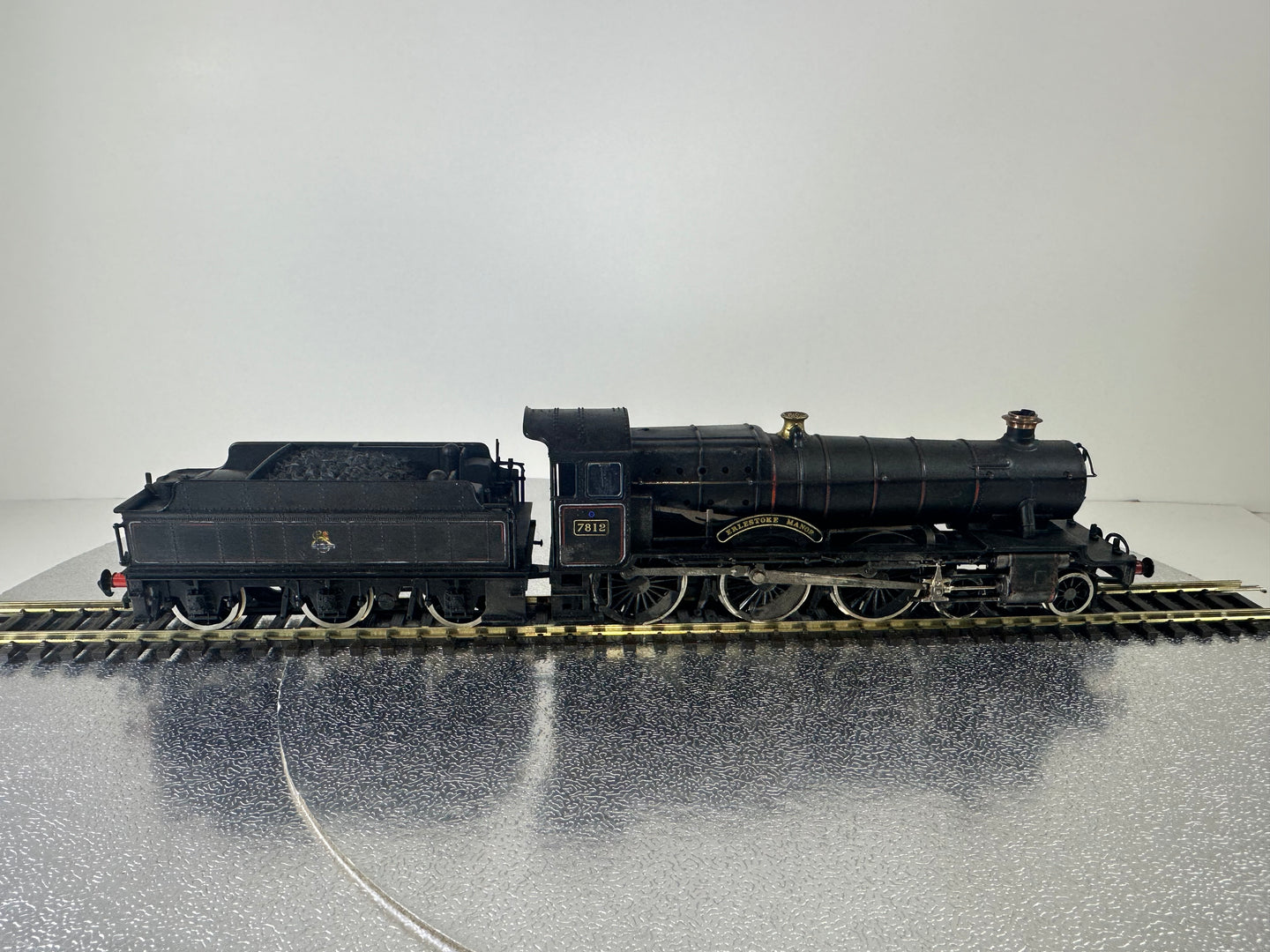 SHL2037 - Mainline - 0-6-0 Manor, DCC Fitted (Steam) (OO)