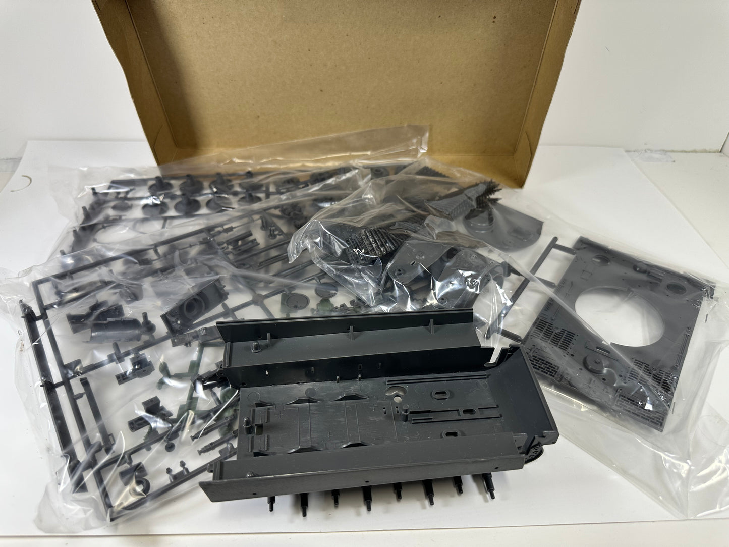 Tamiya MM156 Tiger I, 1:34 Scale