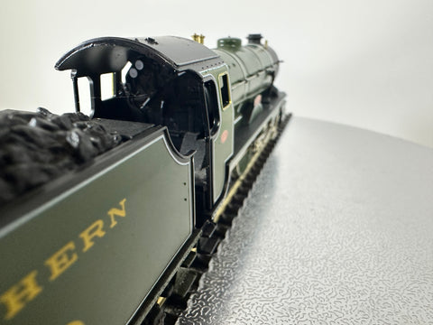 SHL2040 - Hornby - SR School Class 'Eton' (Steam) (OO)