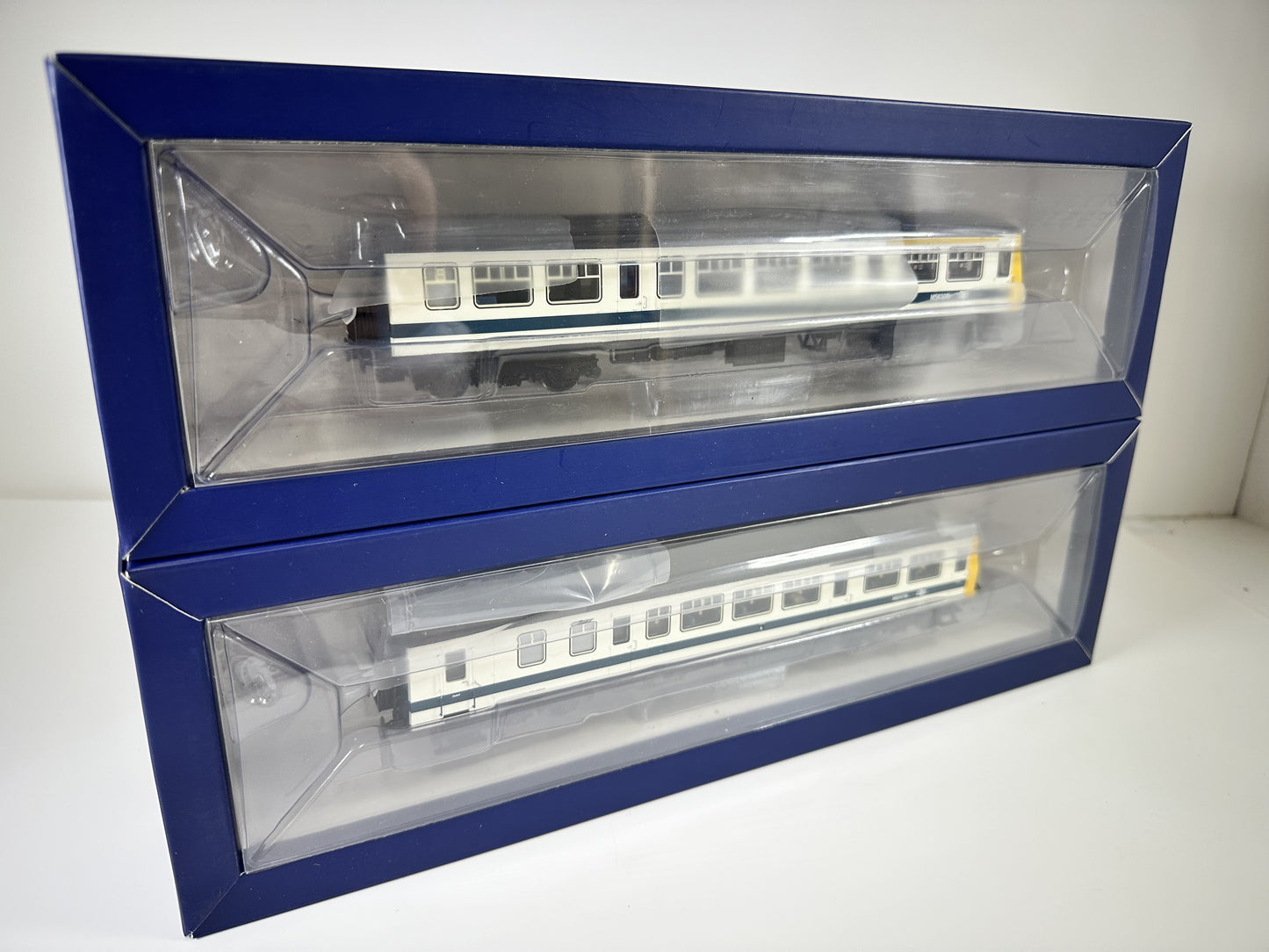 SHL2053 - 32-289 - Class 101 DMU BR Refurbished White & Blue (OO/HO)