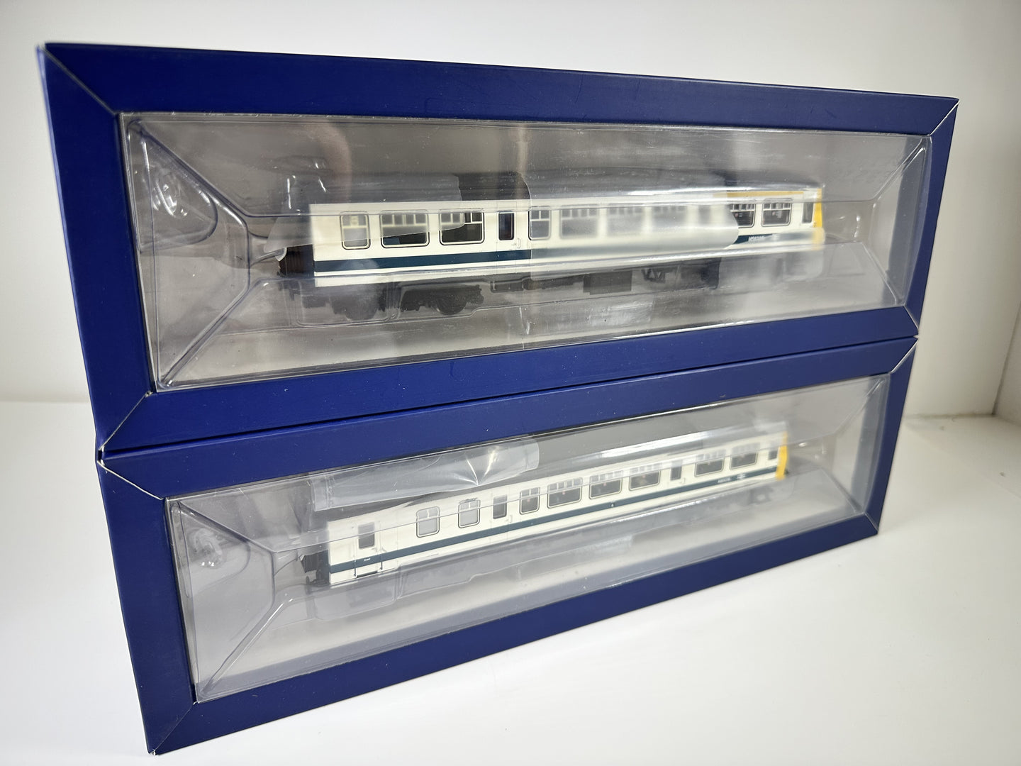 SHL2053 - 32-289 - Class 101 DMU BR Refurbished White & Blue (OO/HO)