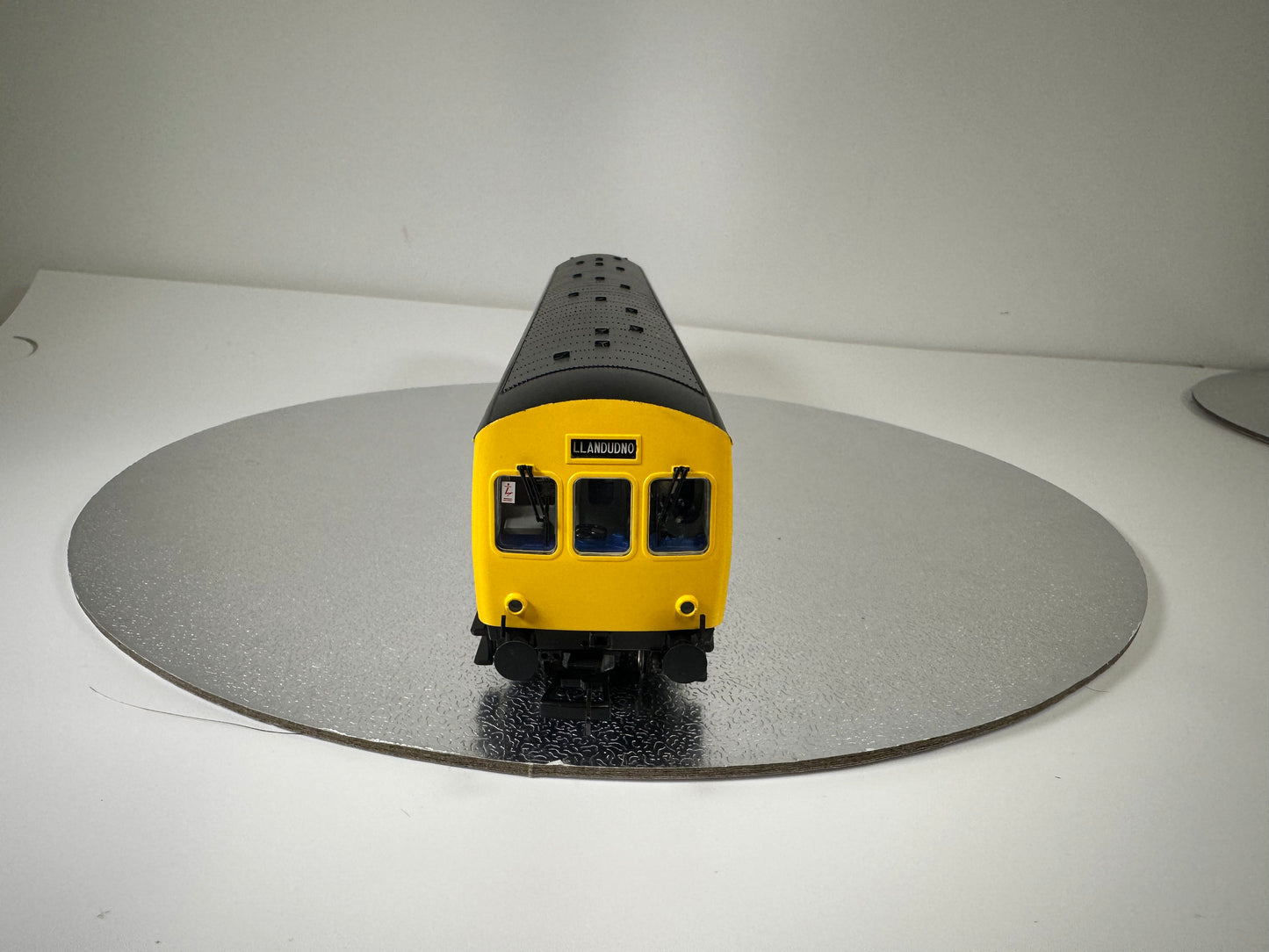SHL2053 - 32-289 - Class 101 DMU BR Refurbished White & Blue (OO/HO)