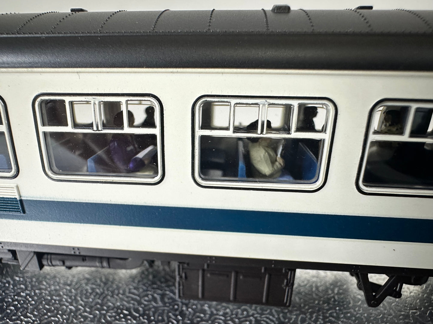 SHL2053 - 32-289 - Class 101 DMU BR Refurbished White & Blue (OO/HO)
