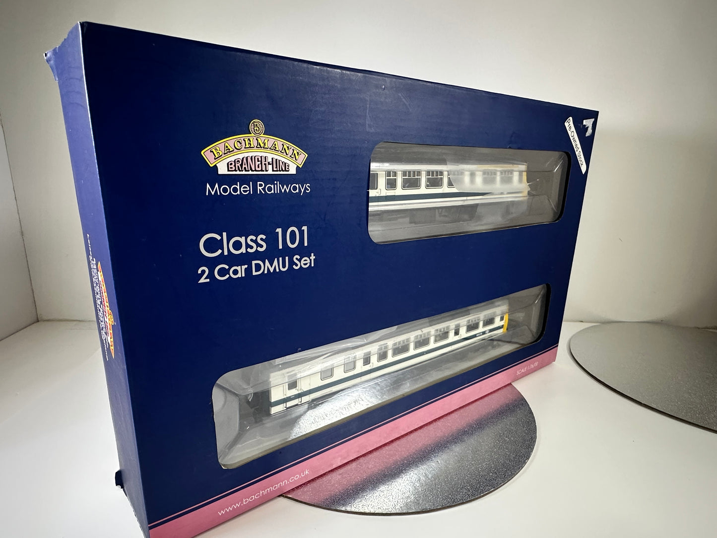 SHL2053 - 32-289 - Class 101 DMU BR Refurbished White & Blue (OO/HO)