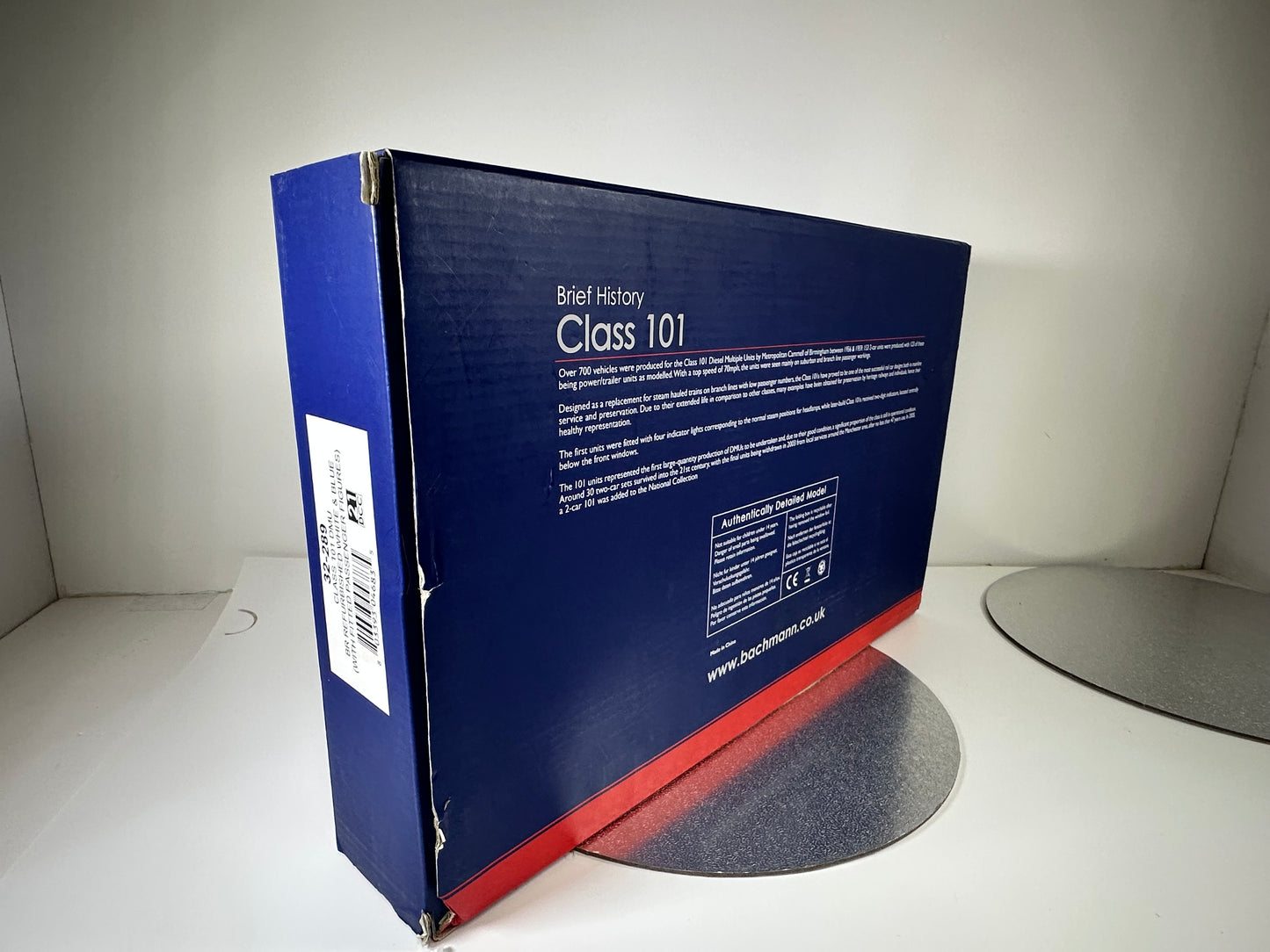 SHL2053 - 32-289 - Class 101 DMU BR Refurbished White & Blue (OO/HO)