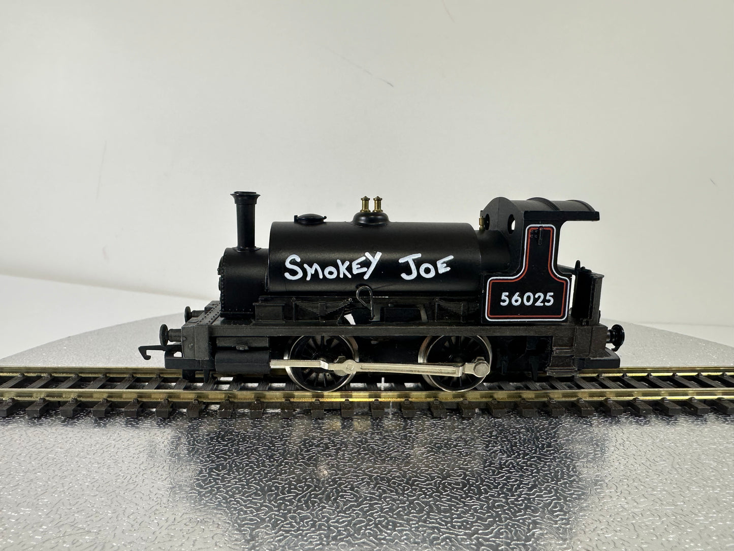 Hornby R782 'Smokey Joe' 0-4-0ST '56025 Steam Loco (OO)