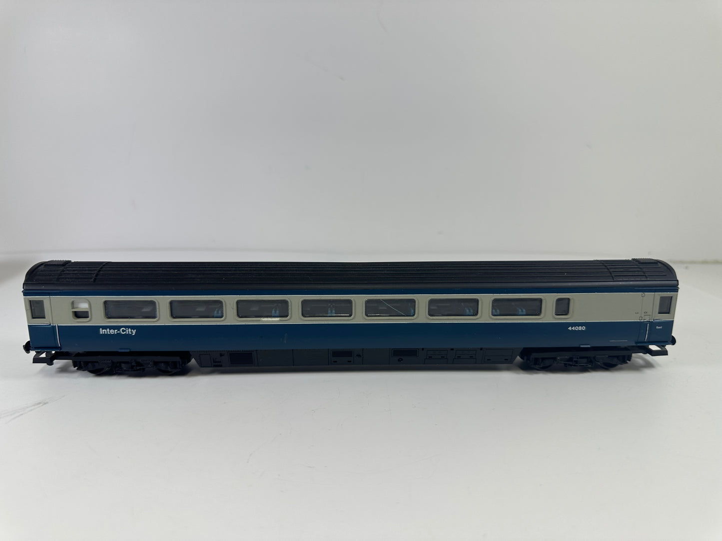Hornby R332 Class 43 & Mk3 Coaches '43010' & '43011' (OO)