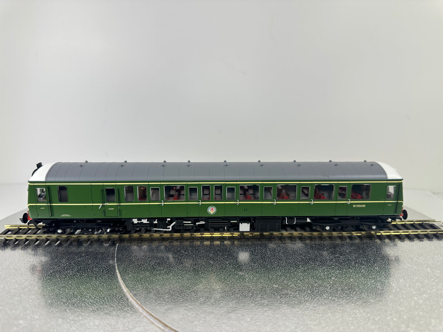 Dapol 4D-015-008 Class 122 '55018' Green Speed Whiskers (OO)