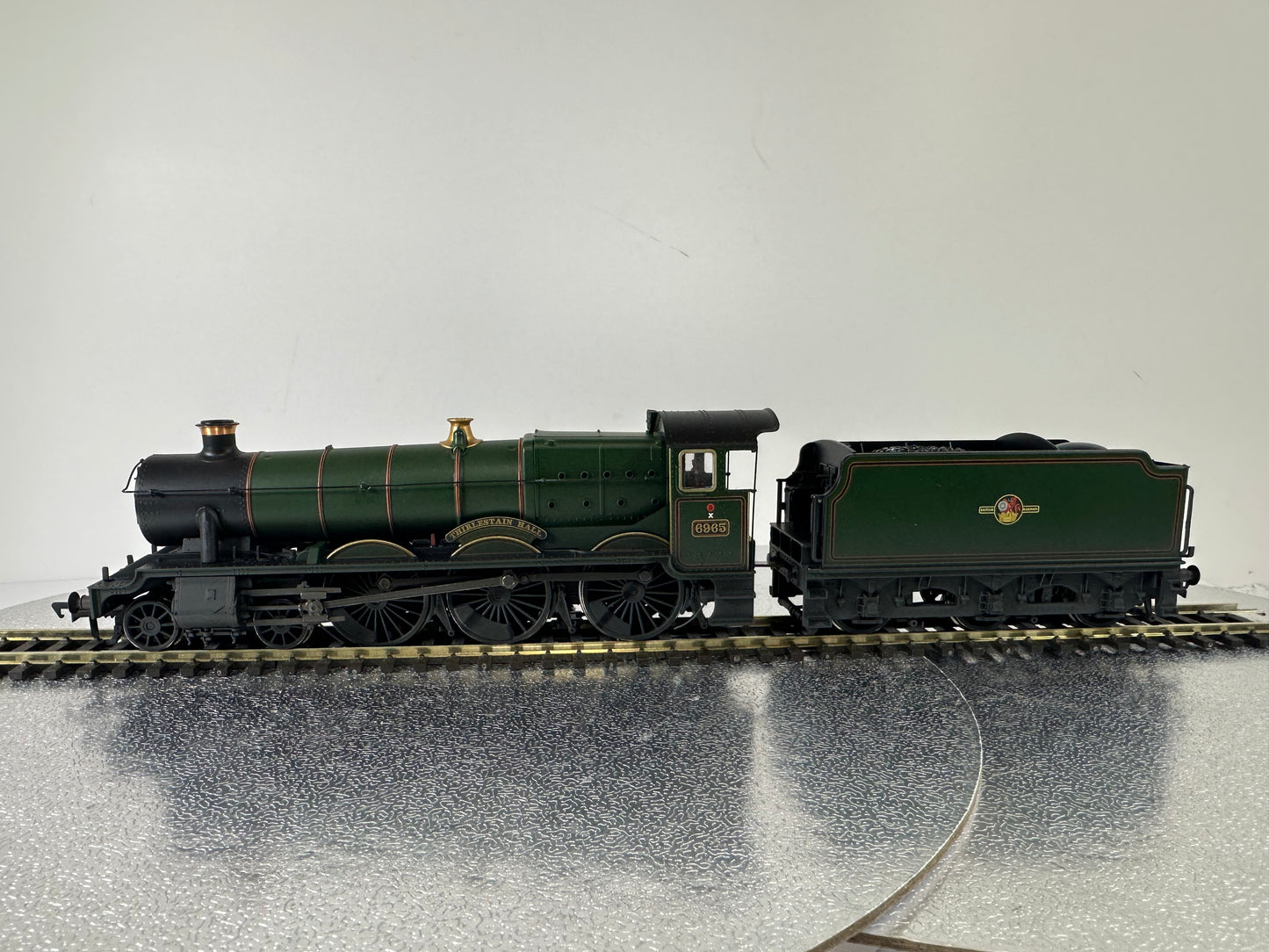 Bachmann 31-782 Hall Class 'Thirlestaine Hall' (Weathered) (OO)