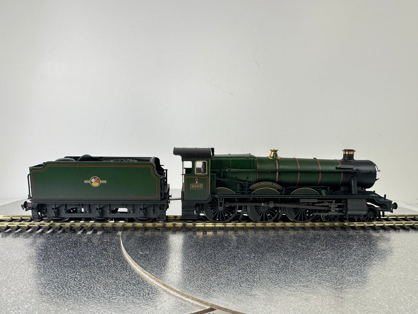 Bachmann 31-782 Hall Class 'Thirlestaine Hall' (Weathered) (OO)