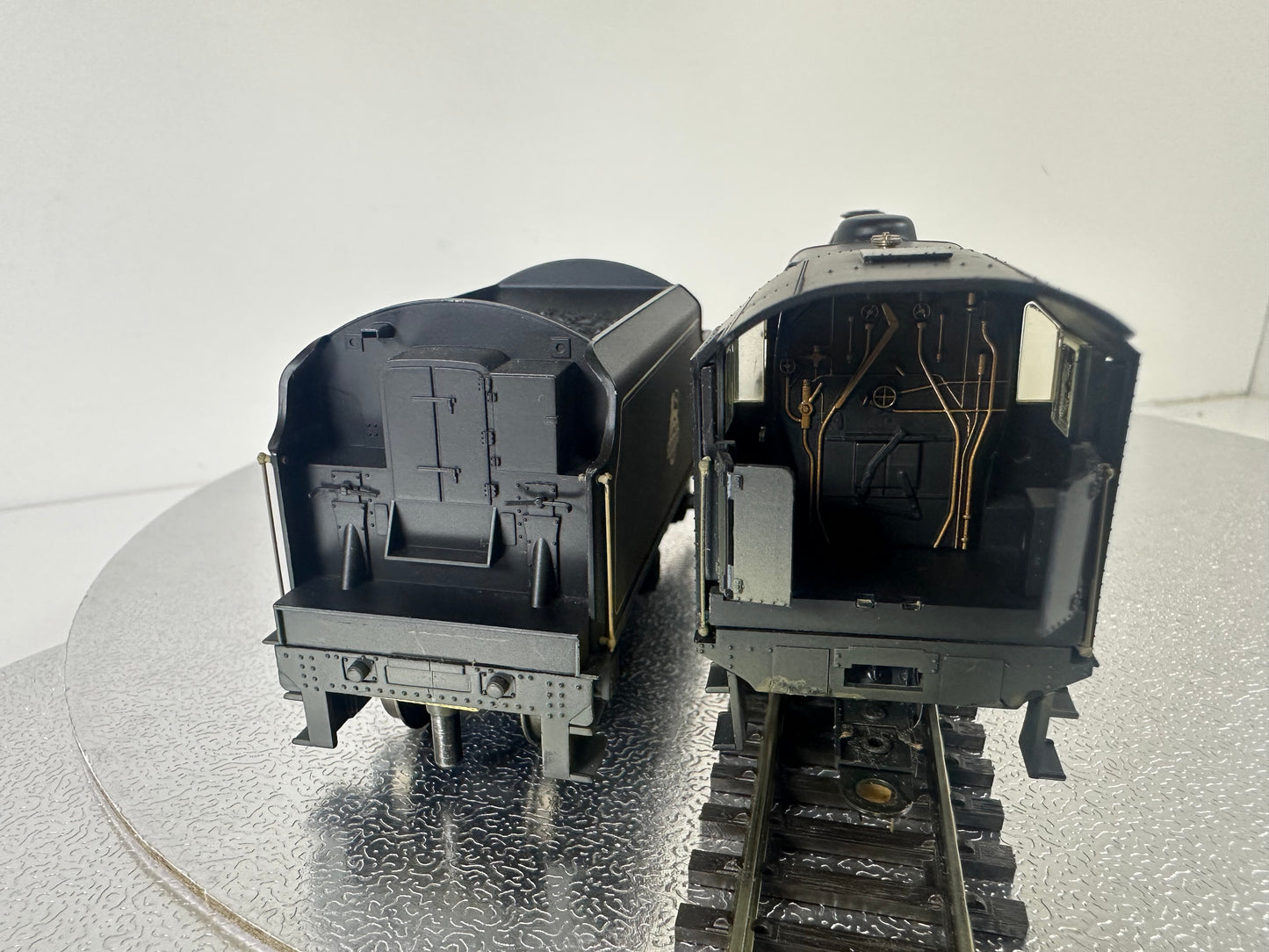 Hornby R2450 Class 5MT '45440' Steam Loco (Weathered) OO
