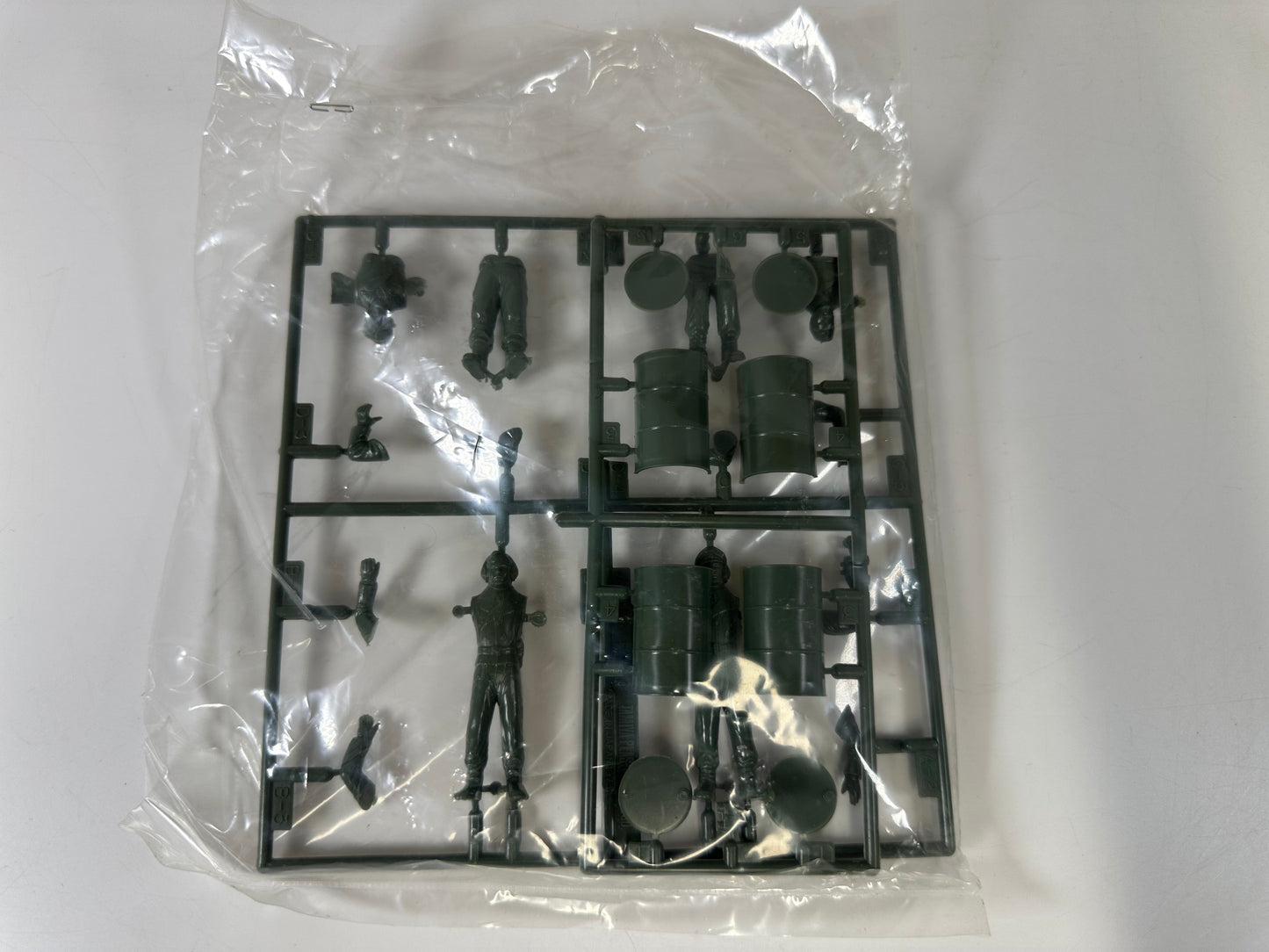 Tamiya MM119 Military Miniatures German Army Tank Crew, 1:35 Scale