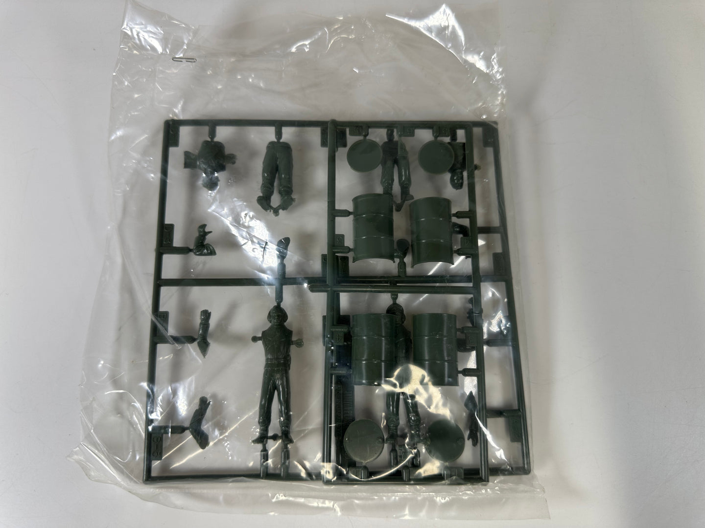 Tamiya MM119 Military Miniatures German Army Tank Crew, 1:35 Scale