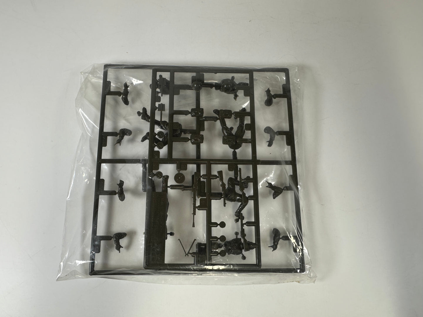 Tamiya MM122 Military Miniatures Russian Infantry, 1:35 Scale