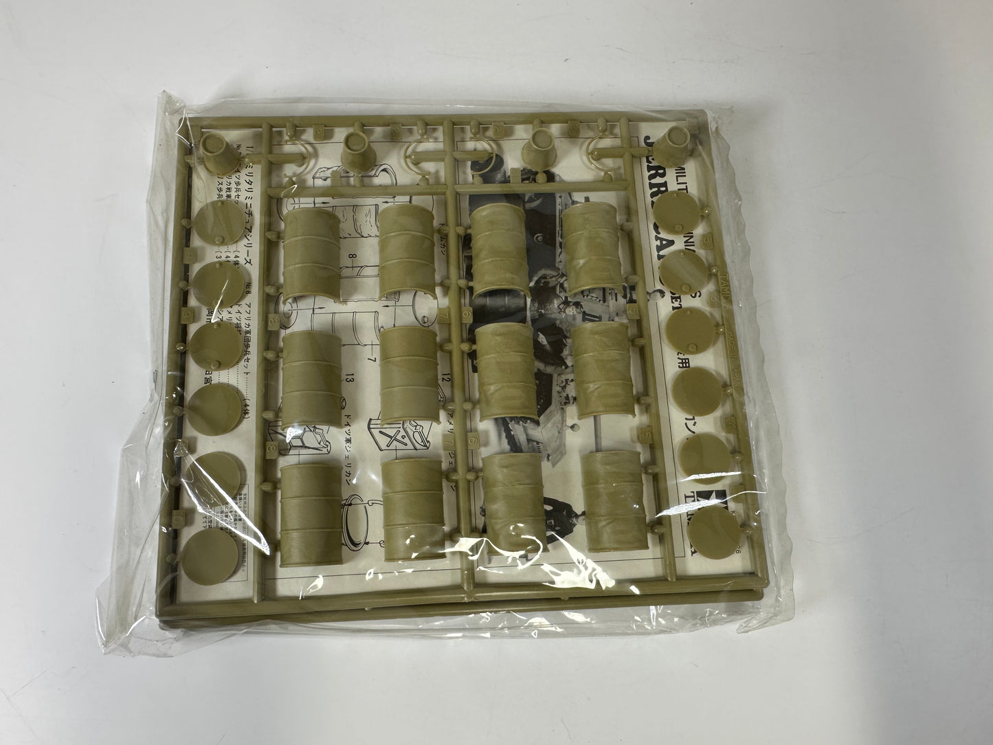 Tamiya 3526 Military Miniatures Jerry Cans Set, 1:35 Scale