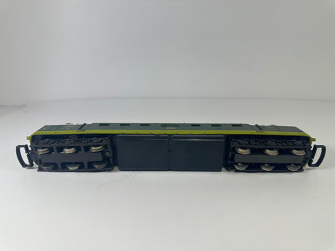 Non Runner 'D9003' Diesel Loco, (OO) #01