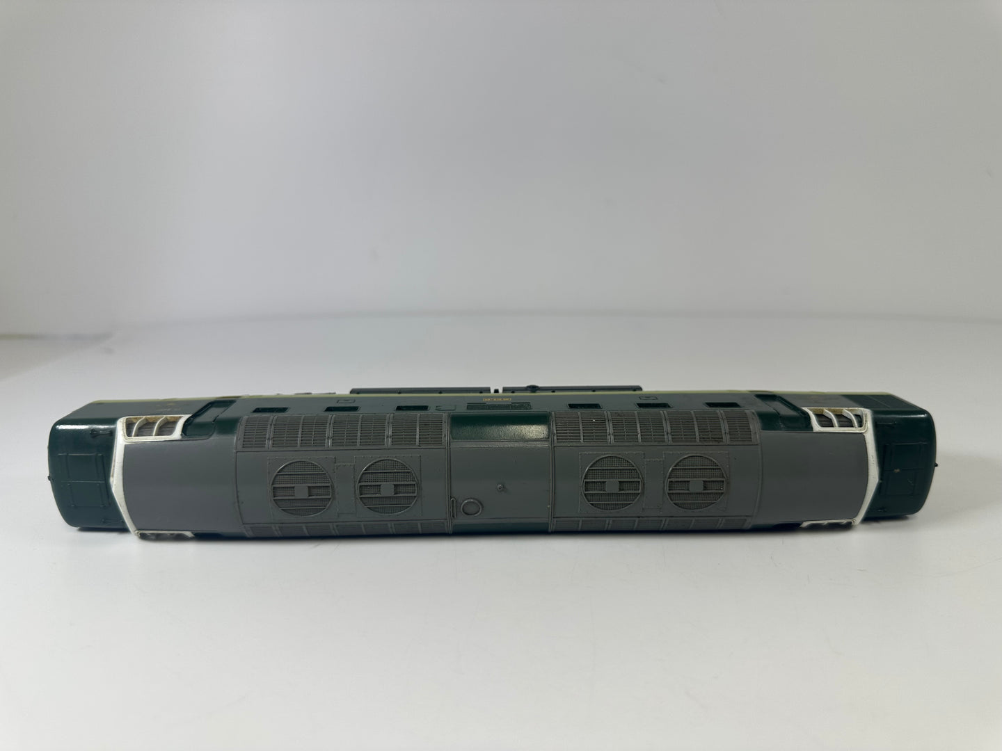 Non Runner 'D9003' Diesel Loco, (OO) #01