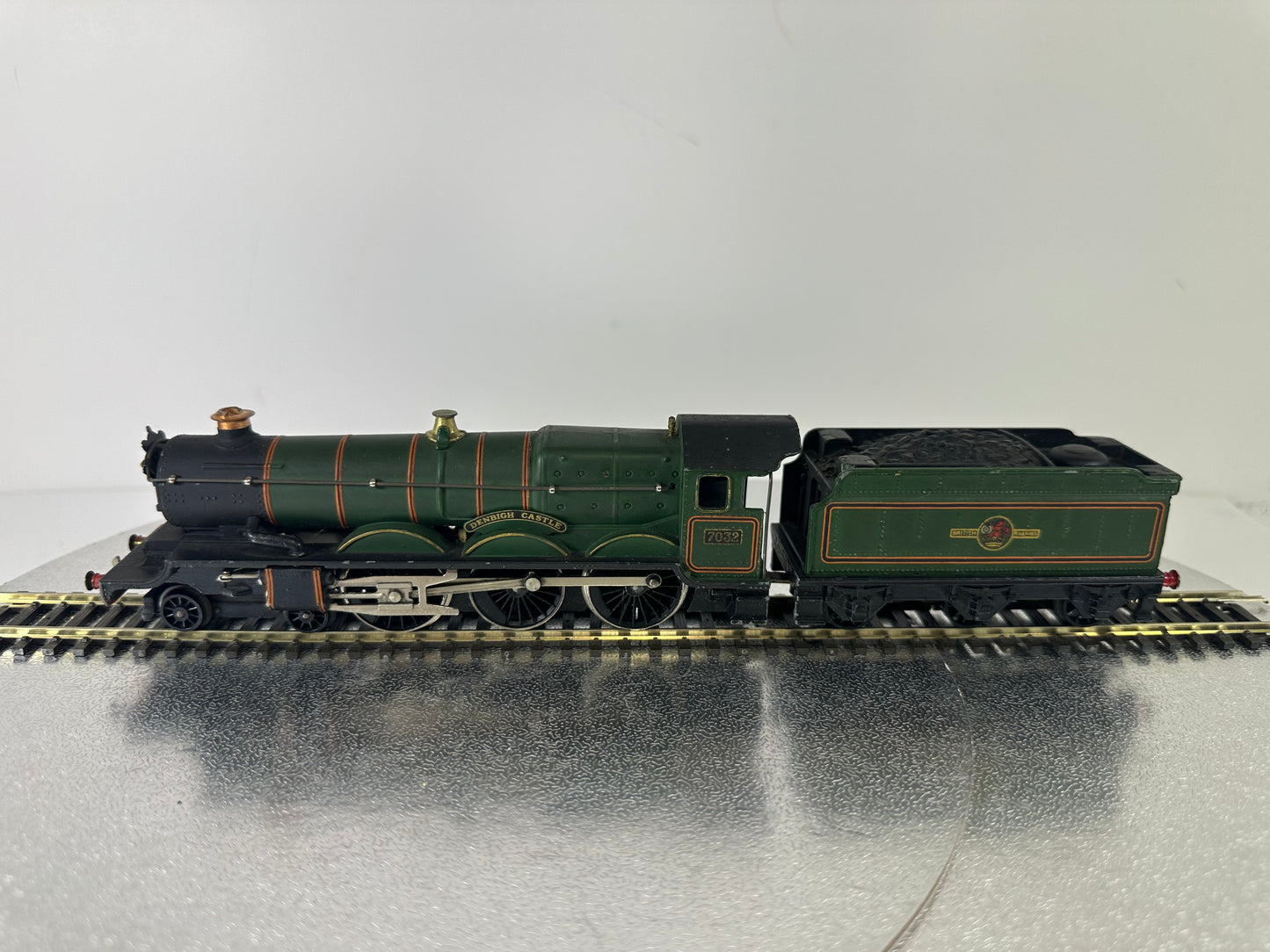 Hornby Dublo 2220 'Denbigh Castle' Locomotive & Tender '7032' Steam Loco (OO)