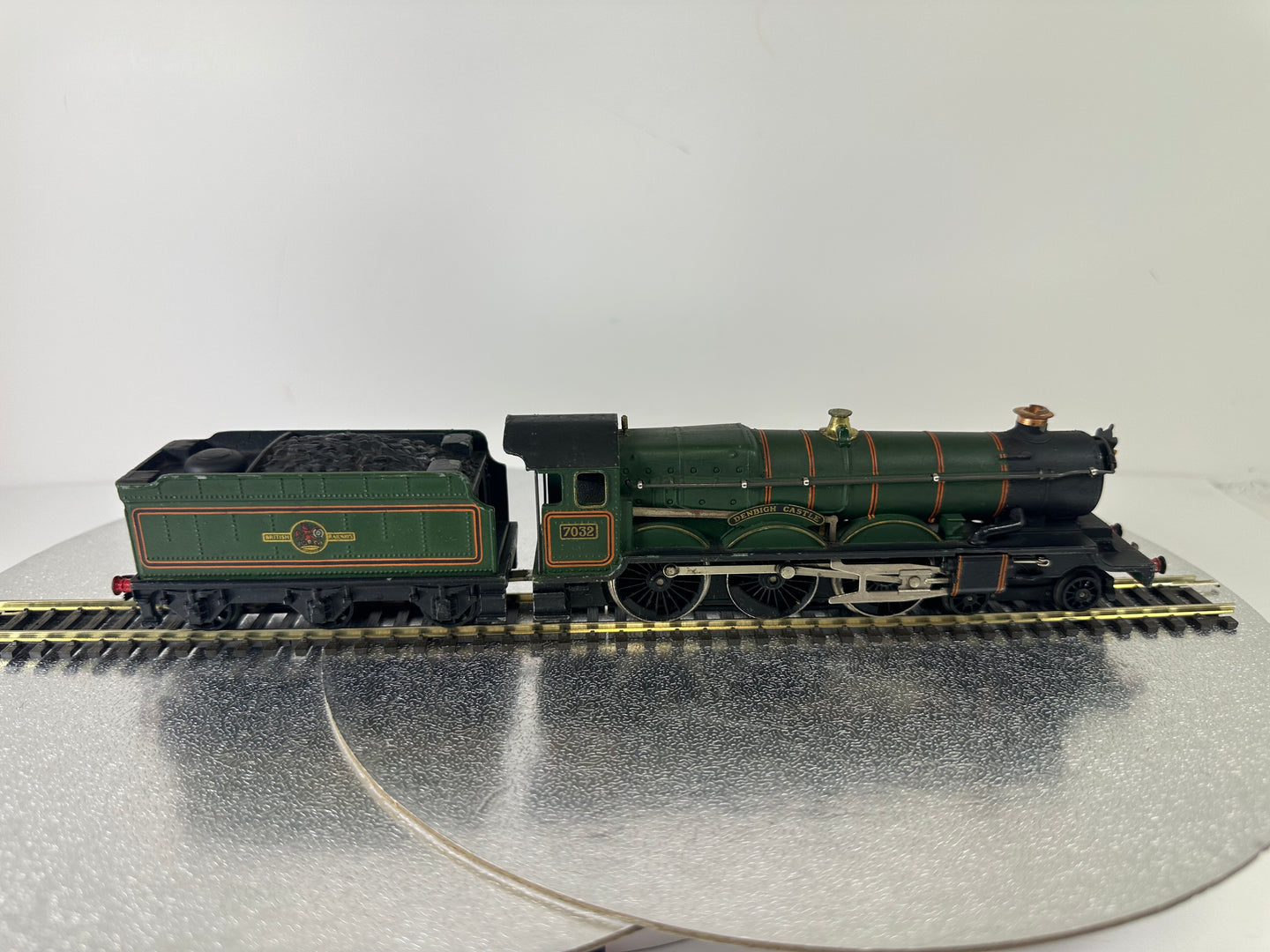 Hornby Dublo 2220 'Denbigh Castle' Locomotive & Tender '7032' Steam Loco (OO)