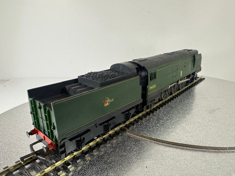 Hornby R356 British Railways '34051' Steam Loco (OO)