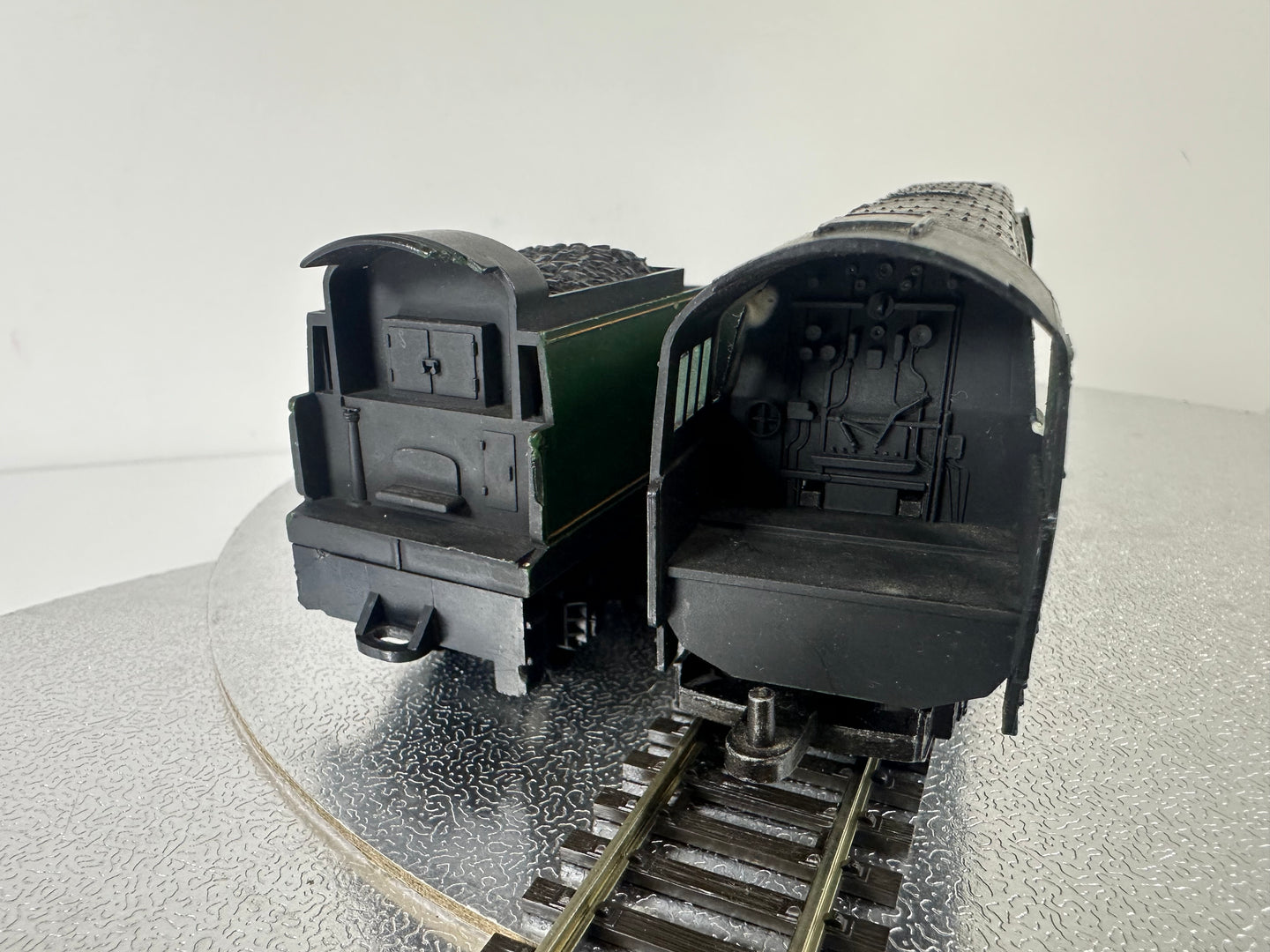 Hornby R356 British Railways '34051' Steam Loco (OO)