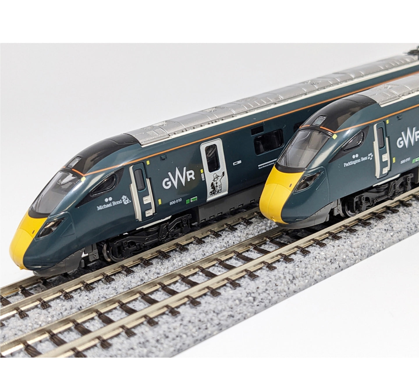 Kato K10-1673 Class 800/0 'Paddington Bear' GWR 5 Car Train (N)