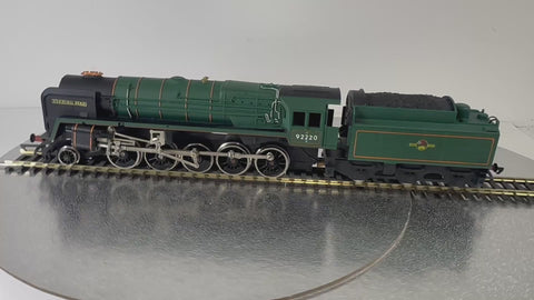 Hornby 'Evening Star' Locomotive & Tender '92220' Steam Loco (OO)
