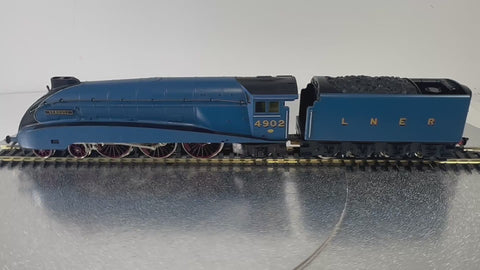 Hornby R372 'Seagull' Class A4 '4902' LNER (OO)
