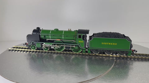 Hornby R2018 Schools Class 'Radley' Southern '930' (OO)