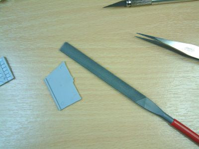 72545 Modelers Flat File 180 X 5MM Red Handle