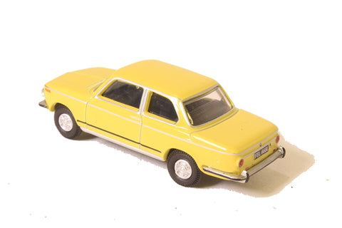 76BM02002 - BMW 2002 Golf Yellow