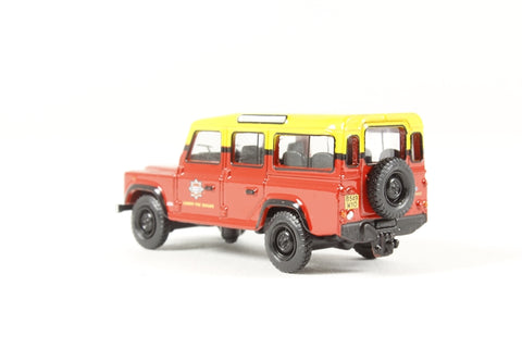 76DEF011 - Land Rover Defender Station Wagon London