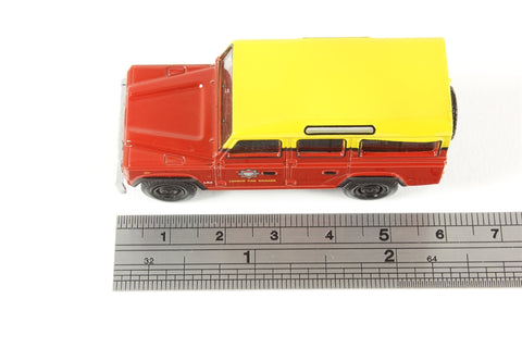 76DEF011 - Land Rover Defender Station Wagon London