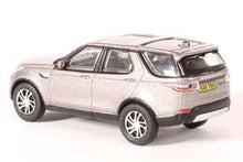 Load image into Gallery viewer, 76DIS5001 - Land Rover Discovery 5 HSE LUX Silicon Silver
