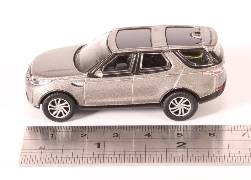 76DIS5001 - Land Rover Discovery 5 HSE LUX Silicon Silver