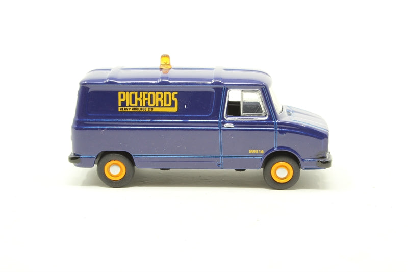 76SHP004 - Sherpa Van  Pickfords