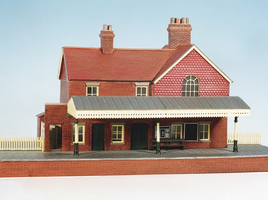 CK16 Country Station, Brick Built, With Platform