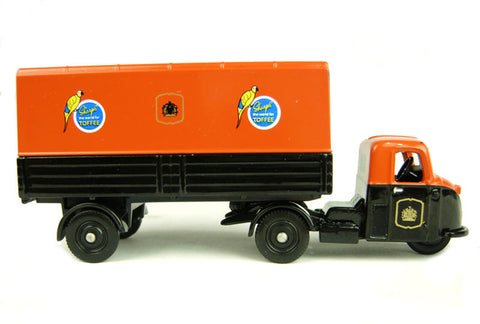 DG148020 - Scammell Scarab Box Trailer - Sharps Toffee