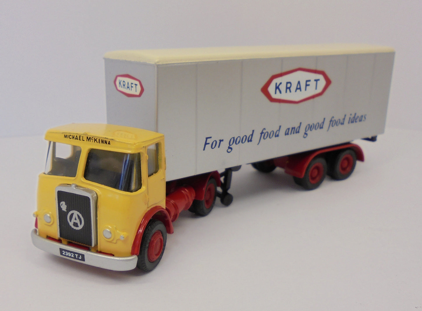 19404 Atkinson Artic. Box Van "Kraft Foods"