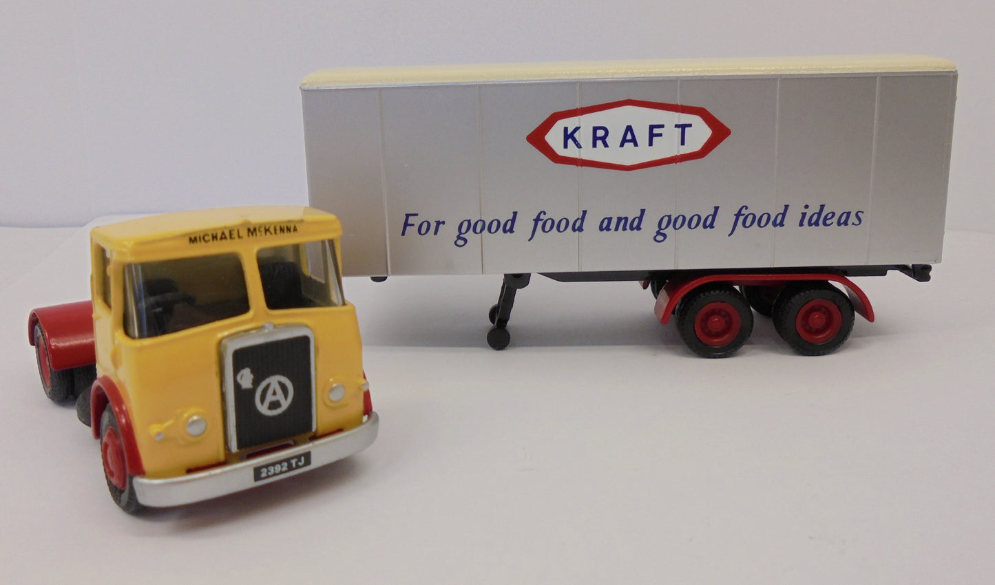 19404 Atkinson Artic. Box Van "Kraft Foods"