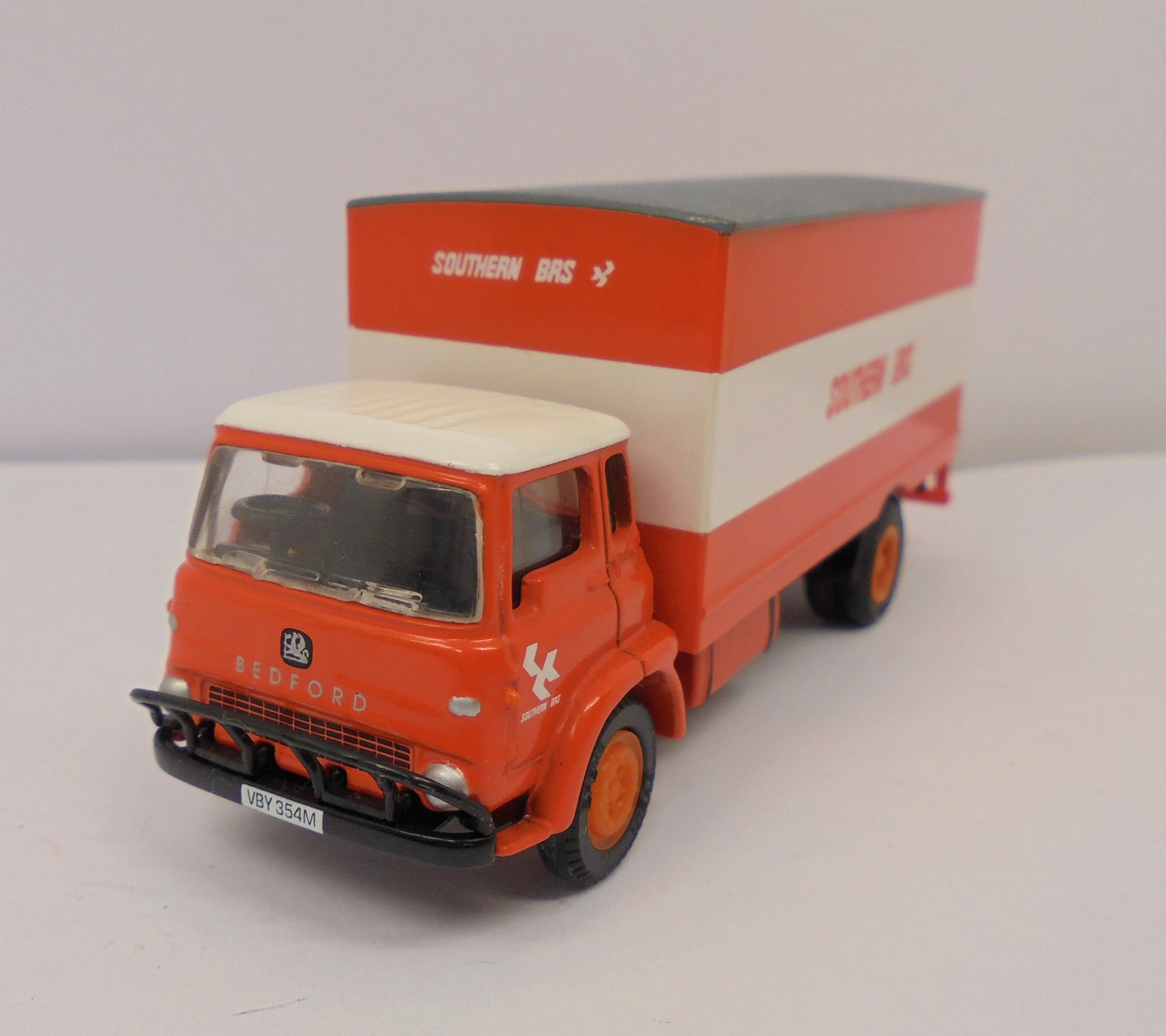 22901 Bedford TK'20 Boxvan SOUTHERN BRS