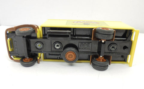 22904 Bedford TK Rigid Box Van "Goldenlay"