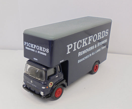 23603 Bedford TK Rigid Luton "Pickfords"