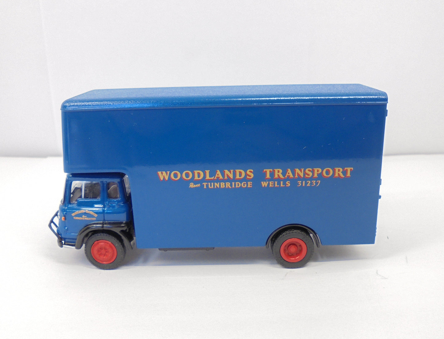23605 Bedford TK Luton Box Van "Woodlands"