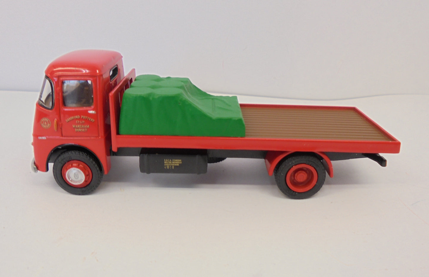 31401 ERF KV Flatbed "Sandford Potteries"Wareham